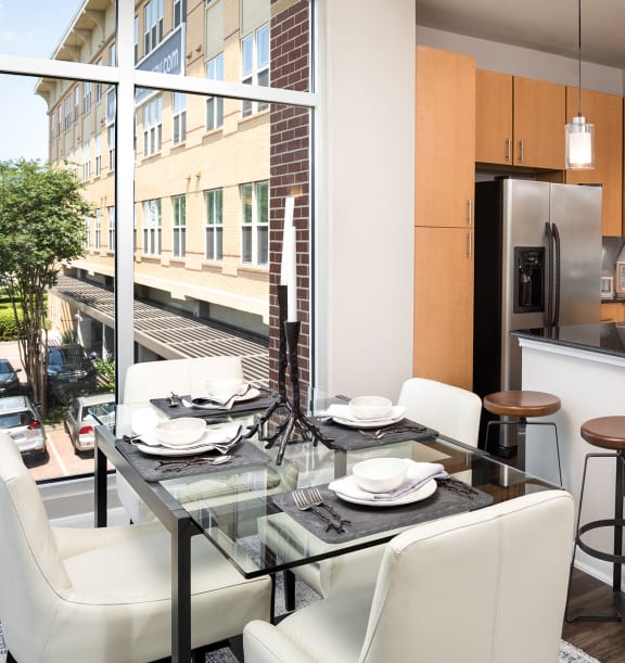 The Grand at Upper Kirby Apartments in Houston, TX